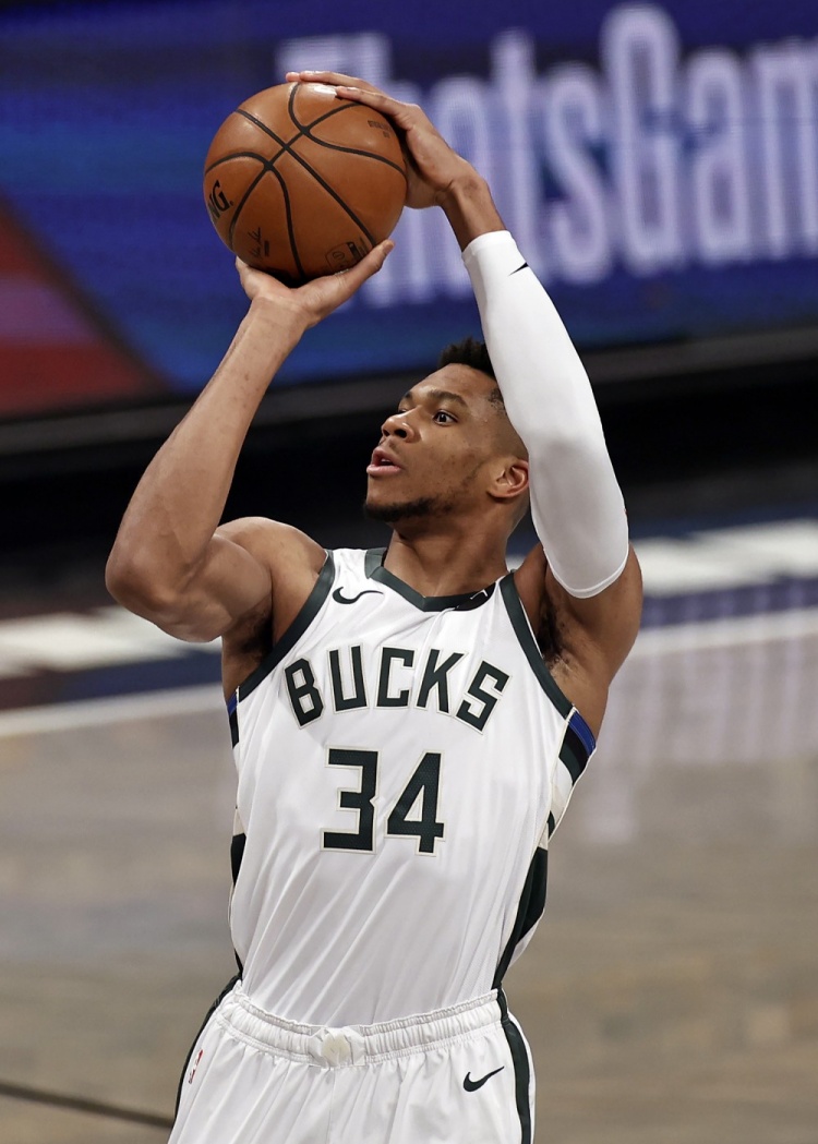 3大中锋都不打！杨瀚森、克林根和罗威共8人缺席对阵鹈鹕（对阵鹈鹕三大中锋集体缺席：杨瀚森、克林根、罗威等共8人无法出战）