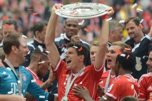 C罗爆射破门全场沸腾（C罗重炮破网，引爆全场）