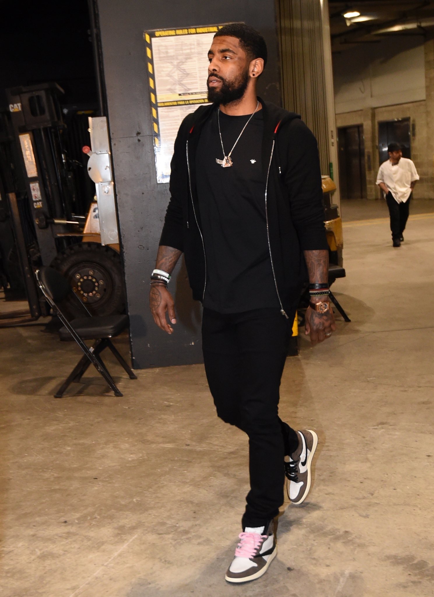 挪威球迷高呼世界杯夺冠，哈兰德：冷静，冷静，我们拭目以待（挪威球迷高喊冲击世界杯冠军，哈兰德回应：保持冷静，拭目以待）