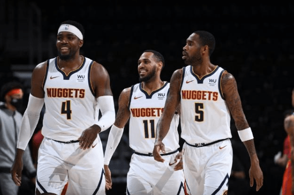 欧洲足坛疯狂周末诞生 豪门心系欧战冷门跌爆（欧洲足坛上演疯狂周末：豪门为欧战分心，冷门频出）