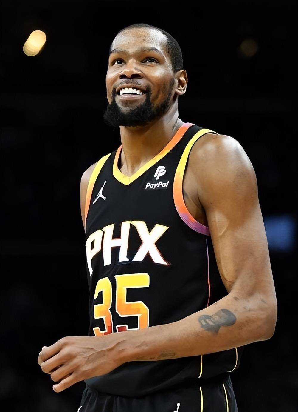 曼联对阵西汉姆联：德利赫特缺席，阿莫林调整阵容迎战（曼联迎战西汉姆：德利赫特缺阵，阿莫林变阵出击）