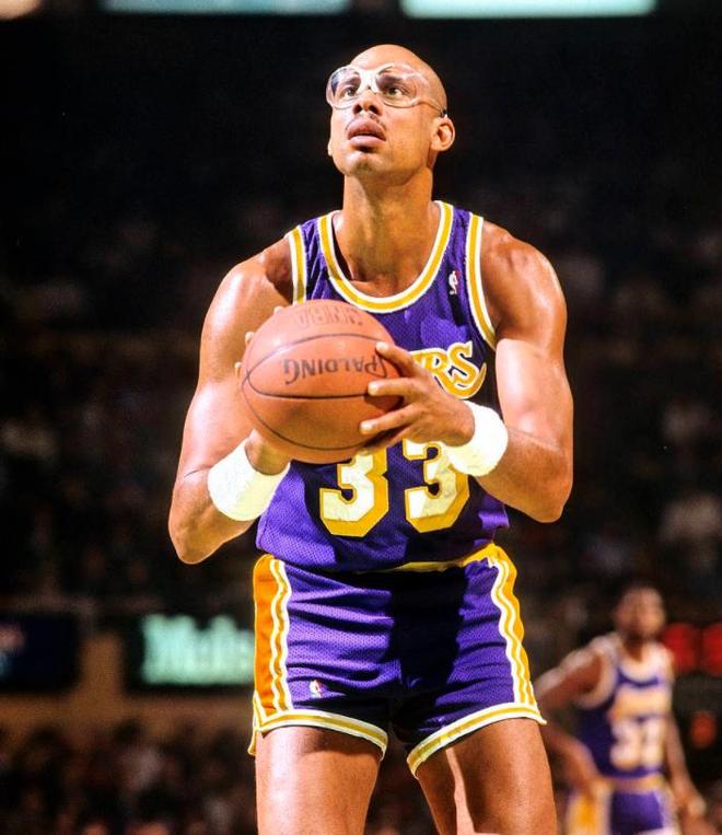 英超第一后腰！凯塞多首发 切尔西英超胜率52% 未首发胜率仅25%（英超最佳后腰实锤：凯塞多首发切尔西胜率52%，未首发仅25%）