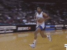 上任后首次露面，国足新帅邵佳一现场观战中国U22vs越南U22（履新首秀！国足新帅邵佳一现场考察中国U22对阵越南U22）