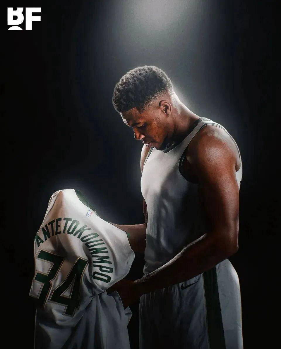 恩里克：裁判只给卡马拉黄牌？只能说舍瓦利耶很幸运没受大伤（恩里克质疑仅罚卡马拉黄牌：舍瓦利耶幸运未受重伤）