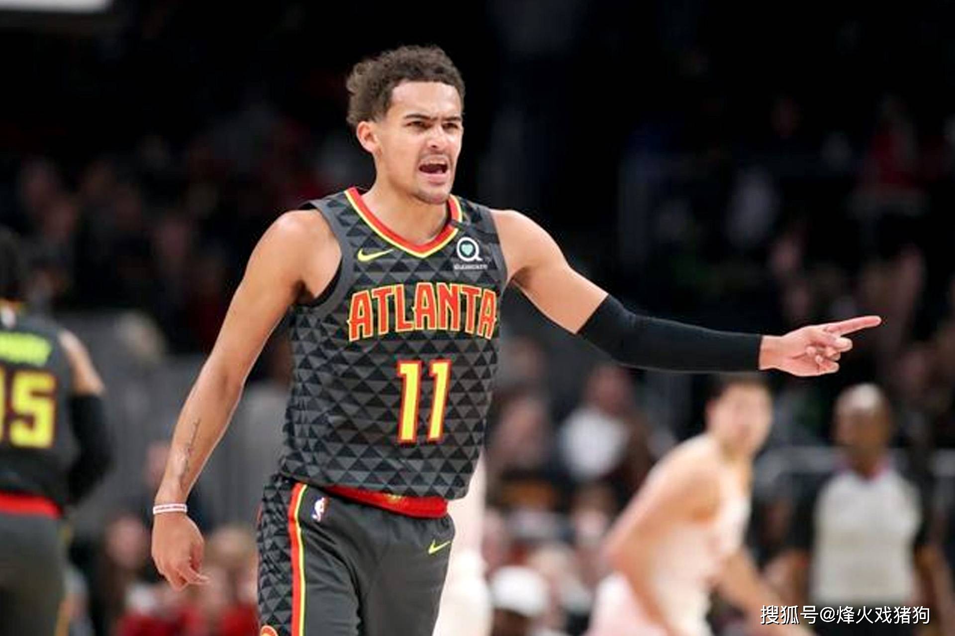 洛佩斯：在巴萨时小罗半夜约我出去，我女友问我选她还是小罗（洛佩斯谈巴萨往事：小罗深夜邀我外出，女友追问我选谁）