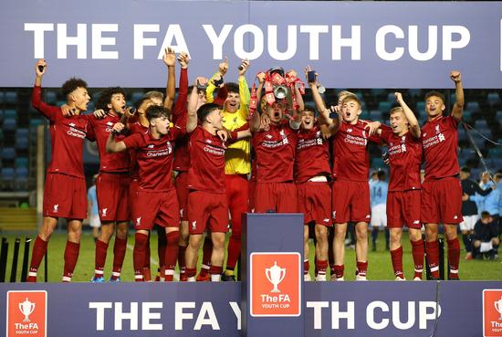 德塞利心目中的最佳11人，真是BIG胆，竟然无“公认”足坛第一人（德塞利心中最佳11人：大胆之选，竟未纳入公认的足坛第一人）