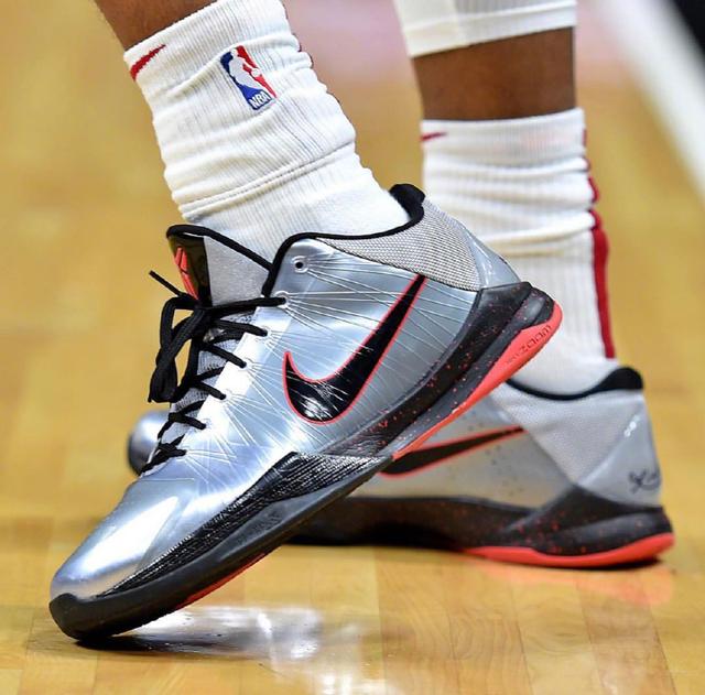 这一周就CBA揭幕战！媒体人：无论是电视还是网络平台都没有确定怎么播（本周即将打响CBA揭幕战，媒体人：电视与网络转播仍未定案）