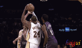 普尔半场表现亮眼，助力球队赢得比赛（普尔上半场发威，助球队取胜）