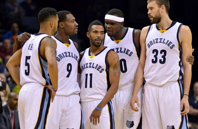 德天空：德甲三强争夺17岁中场德卡特，安德莱赫特要价2500万（德媒：德甲三强抢夺17岁中场德卡特，安德莱赫特标价2500万）