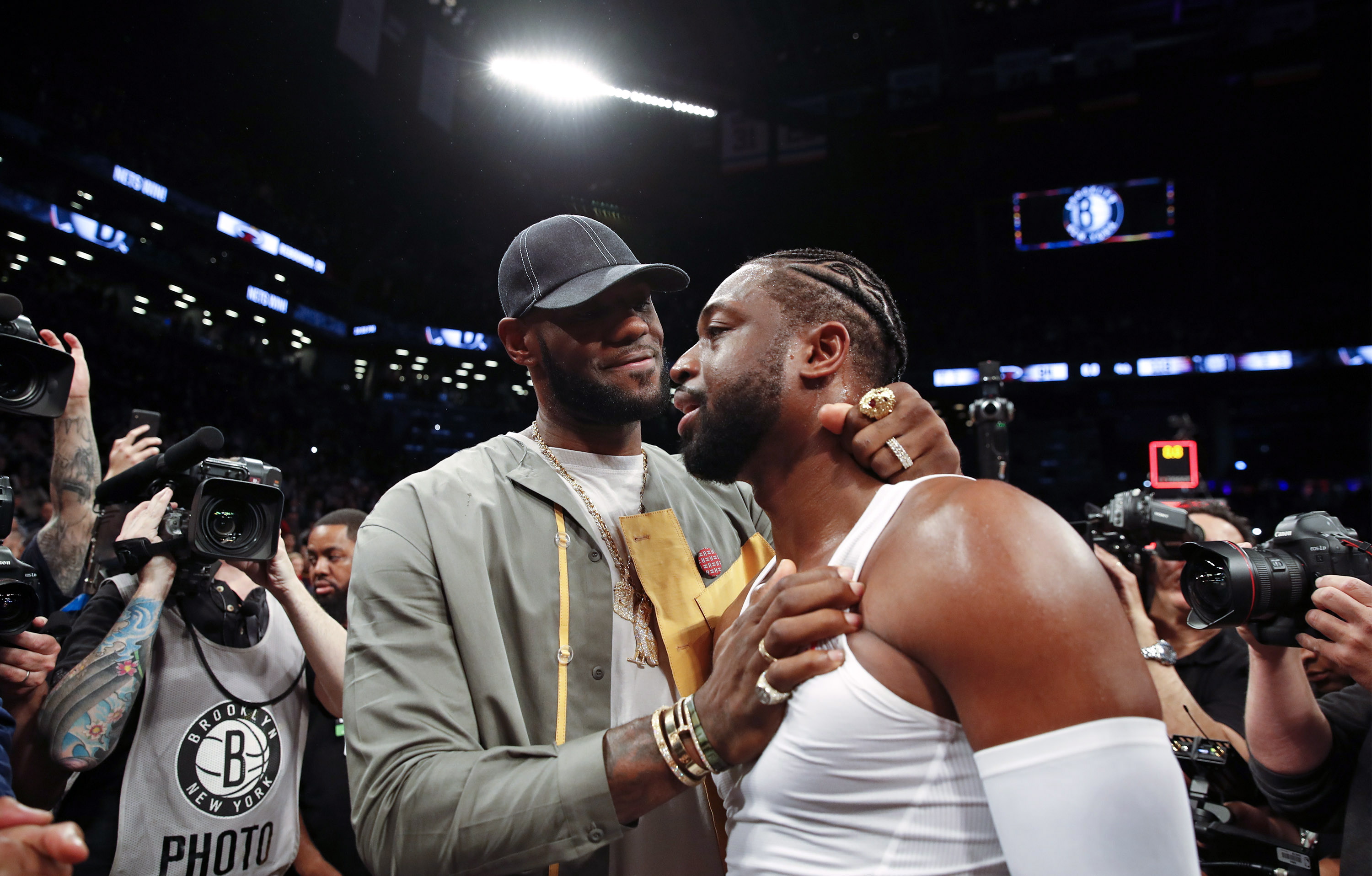 东契奇第五代签名鞋Luka 5发布！至今五代签名鞋你会选哪双？（东契奇Luka 5正式发布，五代签名鞋你会选哪一款？）