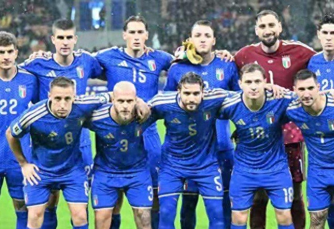 英超最新积分榜：阿森纳2分优势领跑，曼城、维拉紧随（英超积分最新形势：阿森纳以2分优势居首，曼城与维拉紧追不舍）