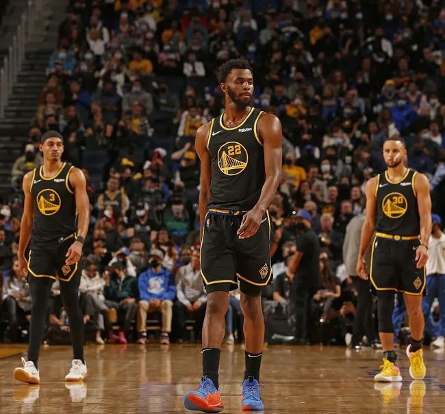 姆巴佩将迎27岁生日！外媒对比姆巴佩与梅、罗27岁时数据（姆巴佩即将年满27岁：外媒盘点他与梅西、C罗同龄数据）